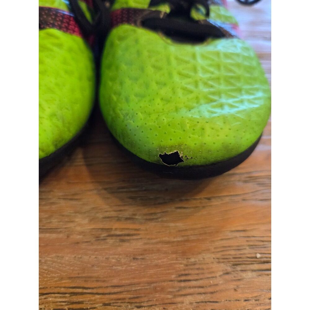 Adidas ACE TF Soccer Shoes, AF5260, Size 4 US male  See pictures for 1 worn spot - Picture 5 of 7